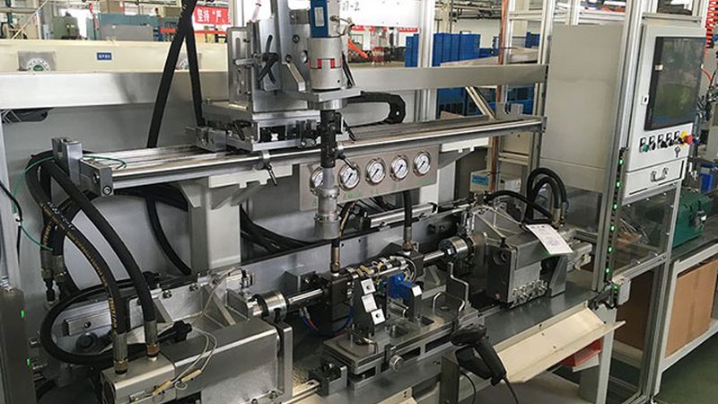 工业上下料机器人：如何选择合适的“智能助手